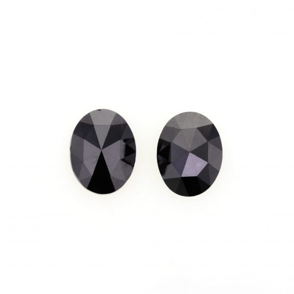BLACK PAIR OF OVAL SHAPE ONE SIDED OF TOTAL 5.32CT