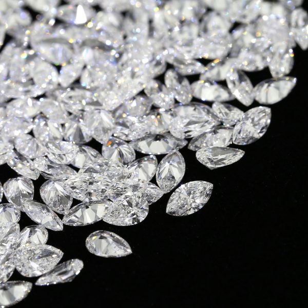 Natural F-G color  Pear and Marquise Shape Diamond 0.25 ct to 0.30ct. VVS-VS
